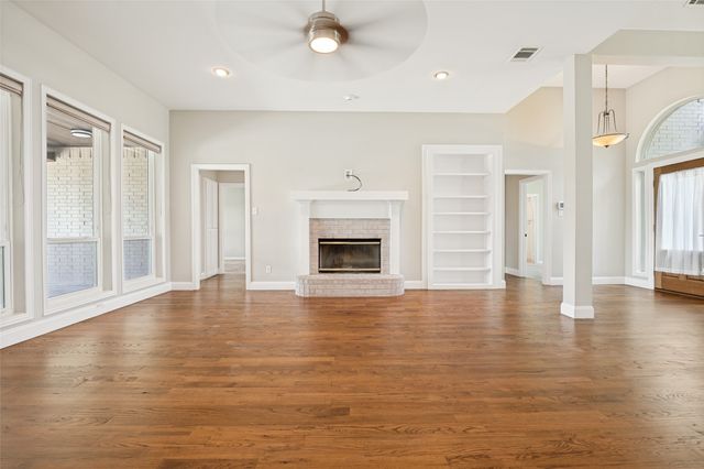 1320 E Highland Road, Waxahachie, TX 75167