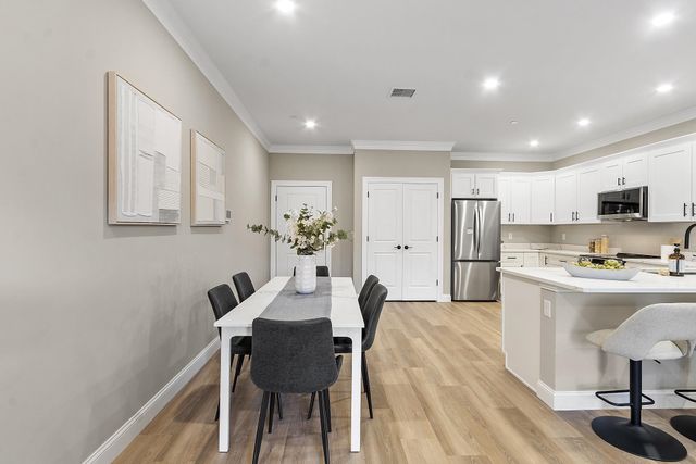 10100 S Willow St Unit 213, Manchester, NH 03103