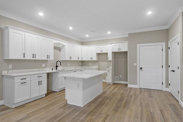 10100 S Willow St Unit 213, Manchester, NH 03103