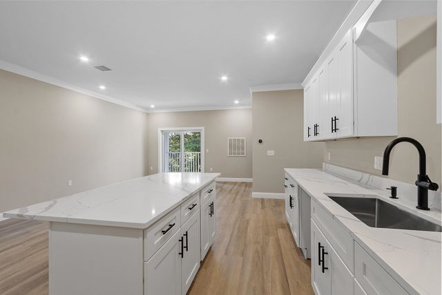 10100 S Willow St Unit 213, Manchester, NH 03103