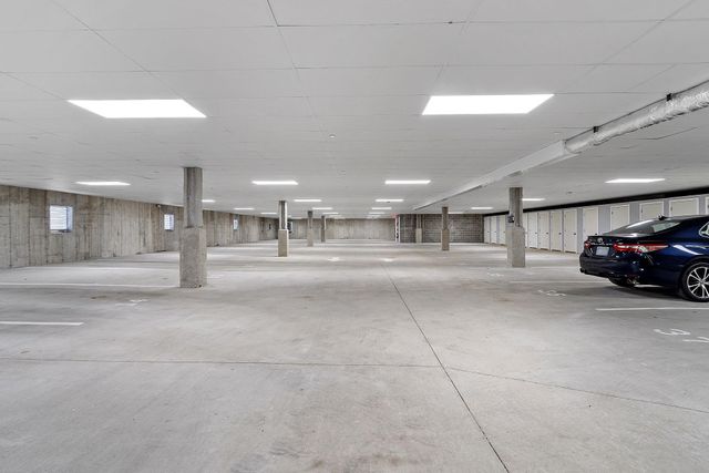 10100 S Willow St Unit 213, Manchester, NH 03103