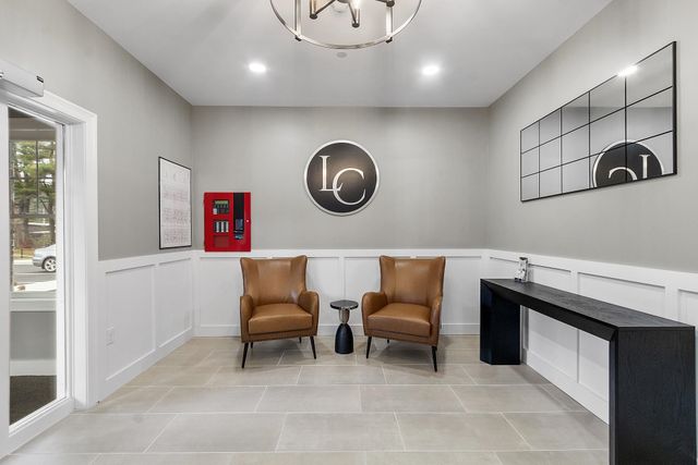 10100 S Willow St Unit 213, Manchester, NH 03103