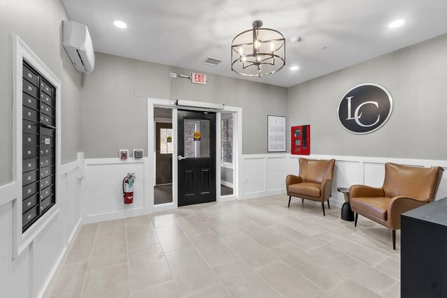 10100 S Willow St Unit 213, Manchester, NH 03103