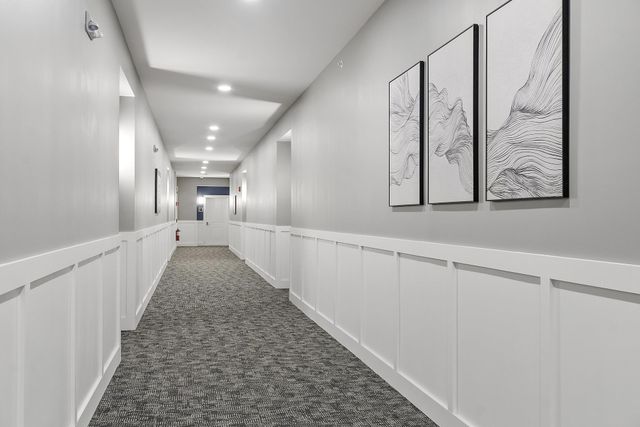 10100 S Willow St Unit 213, Manchester, NH 03103