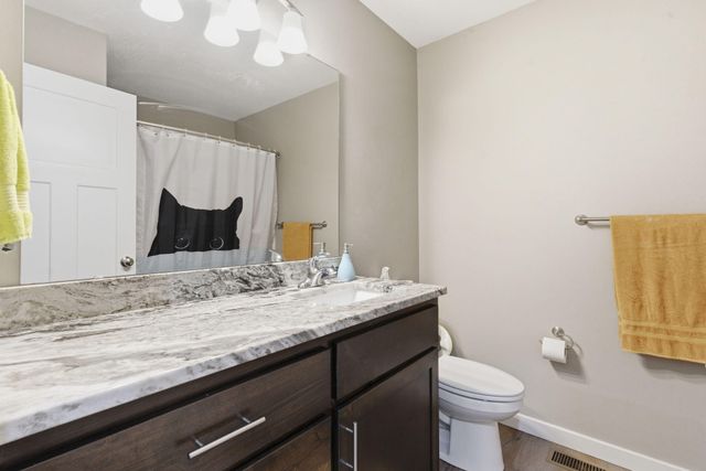 208 E Seminole Street, Strafford, MO 65757