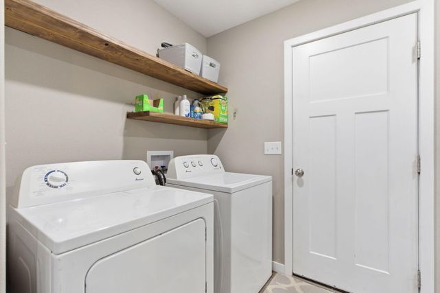 208 E Seminole Street, Strafford, MO 65757