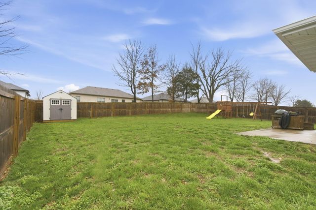 208 E Seminole Street, Strafford, MO 65757