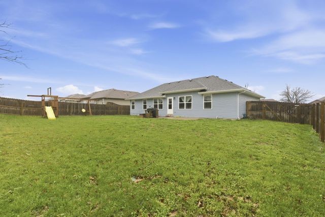 208 E Seminole Street, Strafford, MO 65757