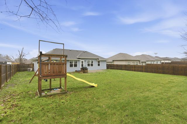 208 E Seminole Street, Strafford, MO 65757