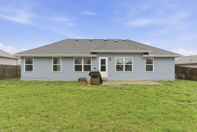 208 E Seminole Street, Strafford, MO 65757