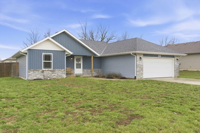 208 E Seminole Street, Strafford, MO 65757