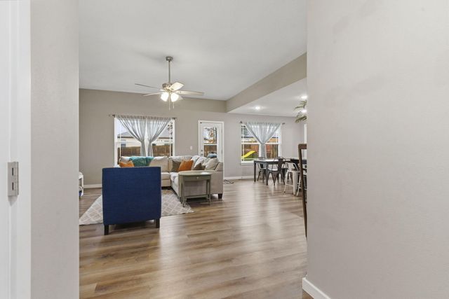 208 E Seminole Street, Strafford, MO 65757