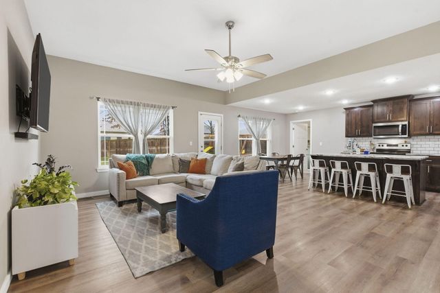 208 E Seminole Street, Strafford, MO 65757