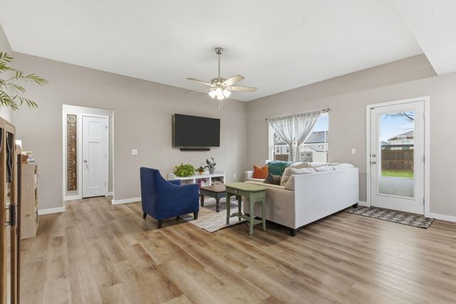 208 E Seminole Street, Strafford, MO 65757