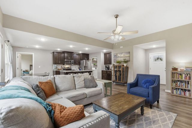 208 E Seminole Street, Strafford, MO 65757