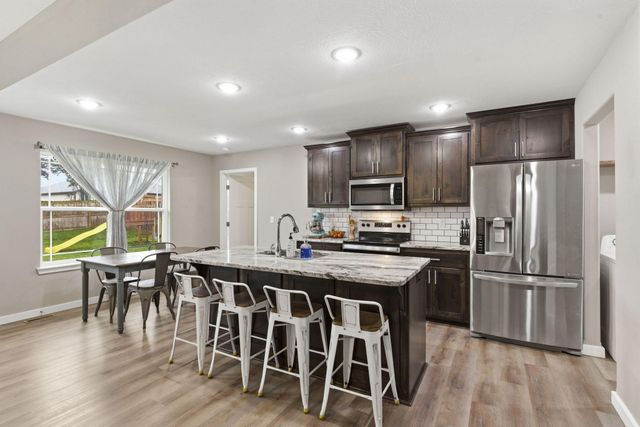 208 E Seminole Street, Strafford, MO 65757