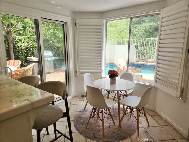 24718 Calle Serranona, Calabasas, CA 91302
