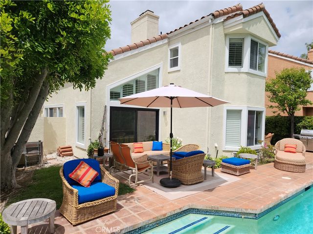 24718 Calle Serranona, Calabasas, CA 91302