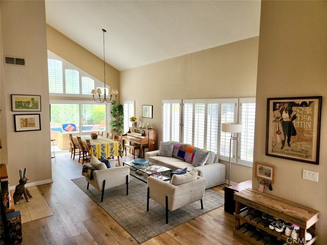 24718 Calle Serranona, Calabasas, CA 91302