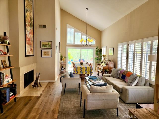 24718 Calle Serranona, Calabasas, CA 91302