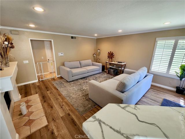 24718 Calle Serranona, Calabasas, CA 91302