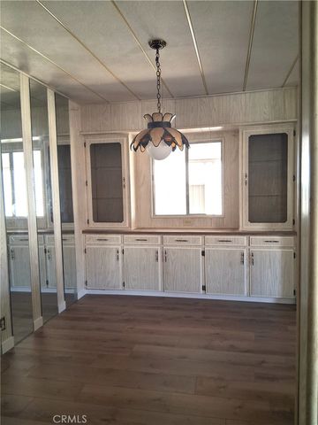 725 W Thornton 157, Hemet, CA 92543