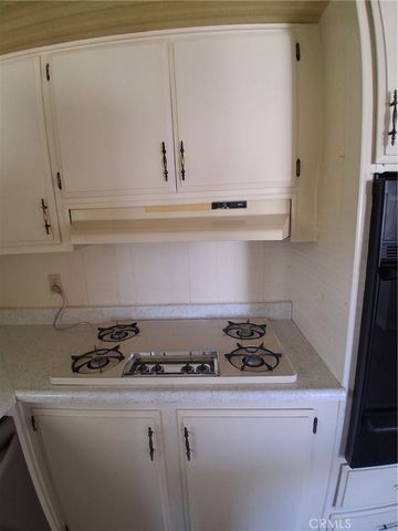 725 W Thornton 157, Hemet, CA 92543