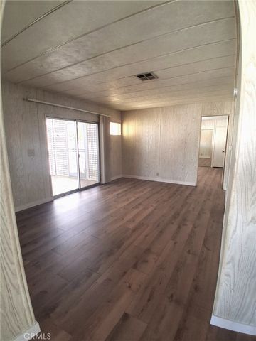 725 W Thornton 157, Hemet, CA 92543