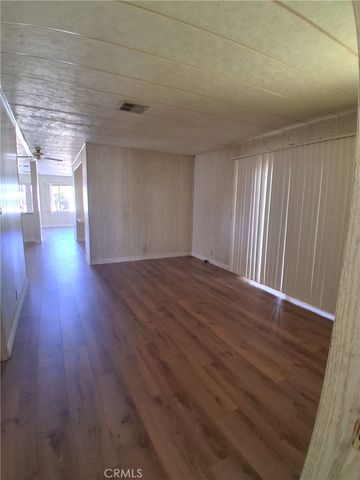 725 W Thornton 157, Hemet, CA 92543