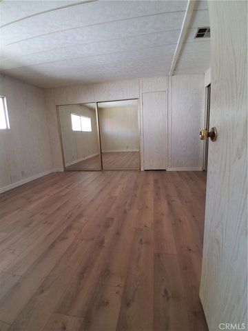 725 W Thornton 157, Hemet, CA 92543