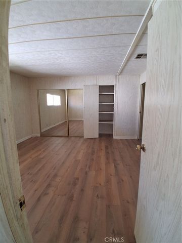 725 W Thornton 157, Hemet, CA 92543