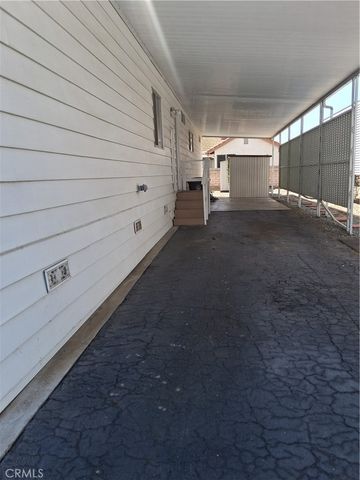725 W Thornton 157, Hemet, CA 92543