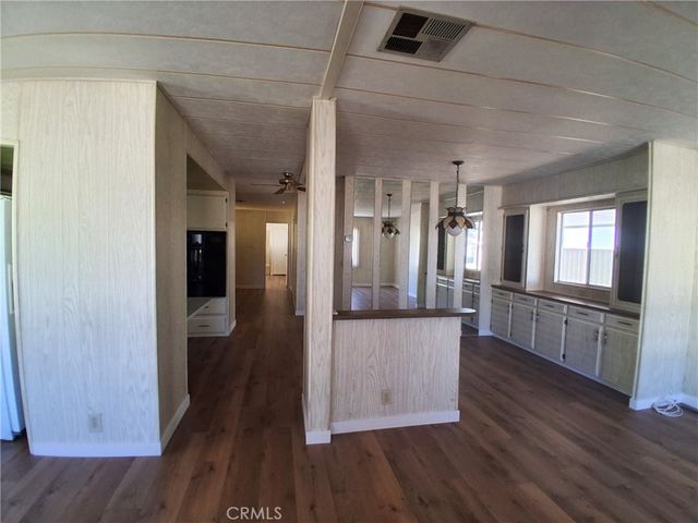 725 W Thornton 157, Hemet, CA 92543