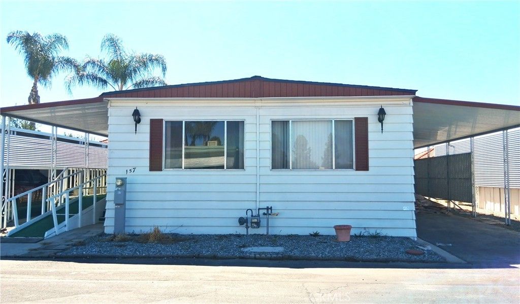 725 W Thornton 157, Hemet, CA 92543