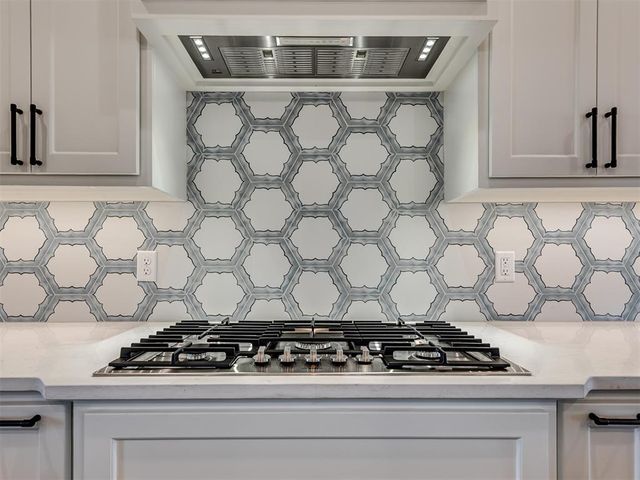 20904 Rush Creek Road, Edmond, OK 73012