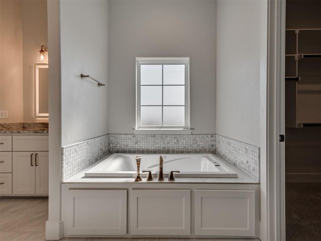 20904 Rush Creek Road, Edmond, OK 73012