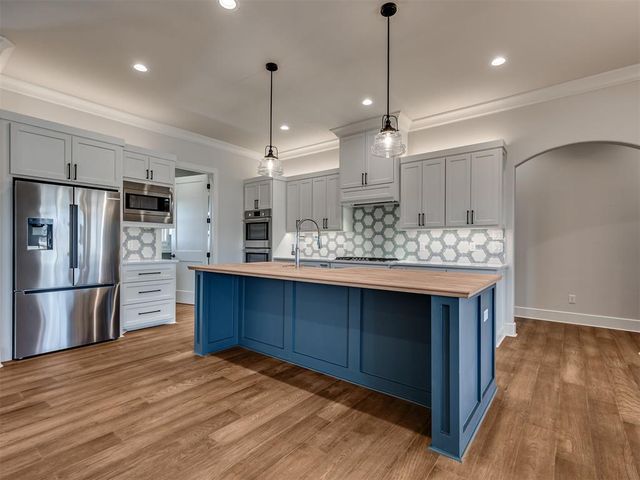 20904 Rush Creek Road, Edmond, OK 73012