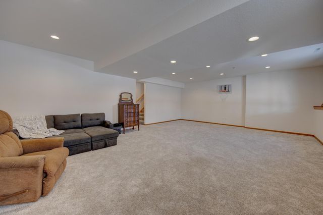 1132 Putters Place SE, Rochester, MN 55904