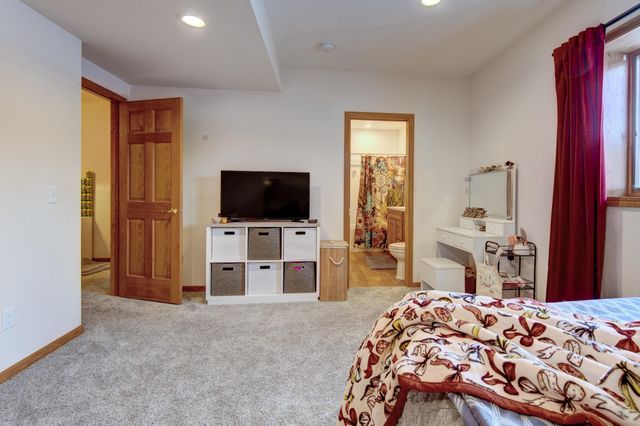 1132 Putters Place SE, Rochester, MN 55904