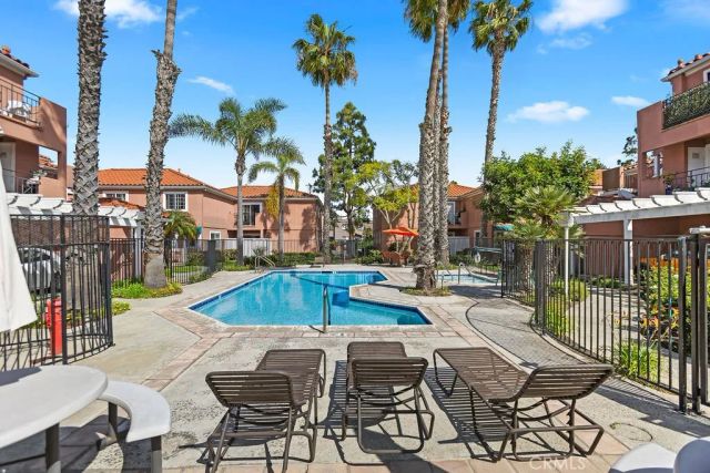 409 Utica C-29, Huntington Beach, CA 92648