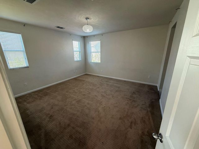 2217 Novi Dr, Riverbank, CA 95367