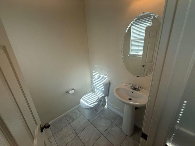 2217 Novi Dr, Riverbank, CA 95367