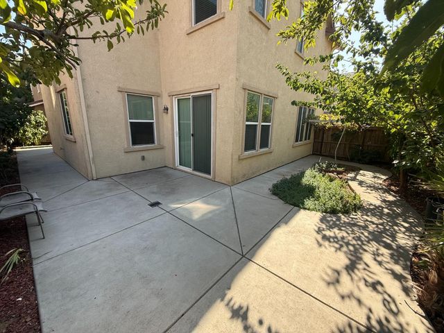 2217 Novi Dr, Riverbank, CA 95367