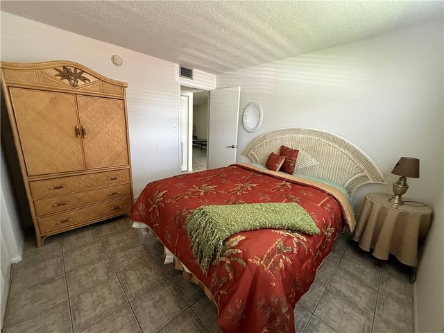 1100 Ponce De Leon Circle N102, Vero Beach, FL 32960