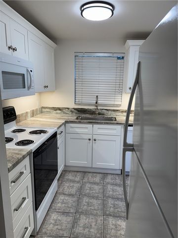 1100 Ponce De Leon Circle N102, Vero Beach, FL 32960