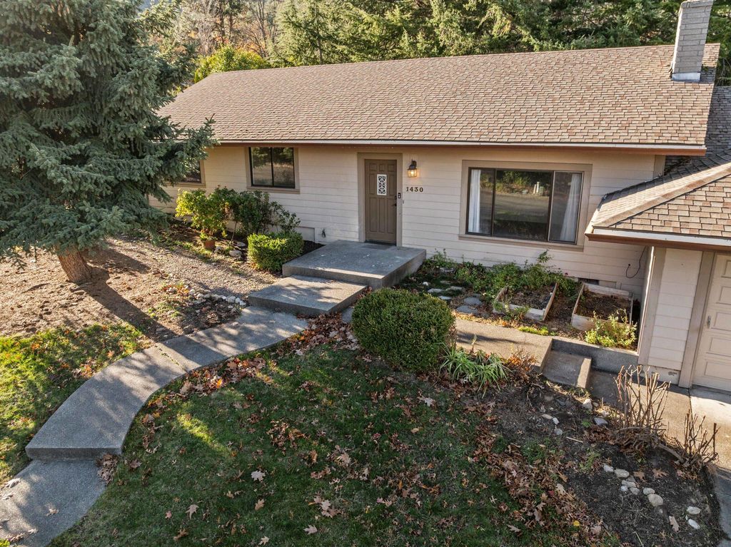 1430 Green Meadows Way, Ashland, OR 97520