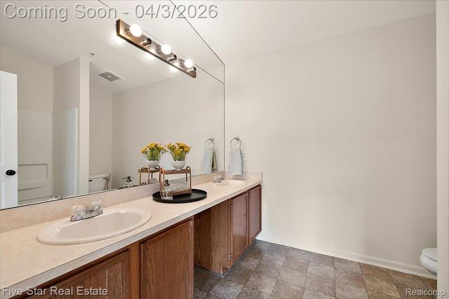 43 Georgetown Court, Dearborn, MI 48126