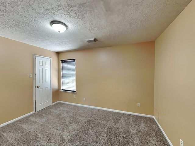 1028 Chesterwood Drive, Pearland, TX 77581