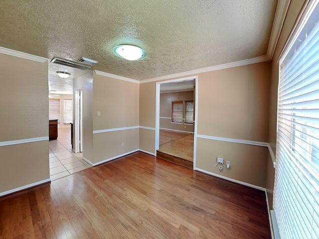 1028 Chesterwood Drive, Pearland, TX 77581