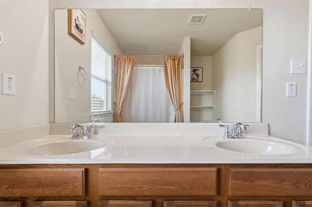 2011 Pine Knot Drive, Heartland, TX 75126